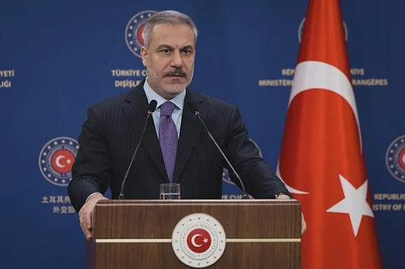 Bakan Fidan'dan İsrail'in Gazze'deki ateşkes ihlallerine tepki: Netanyahu soykırımı yeniden başlatmak için bahane aramakta